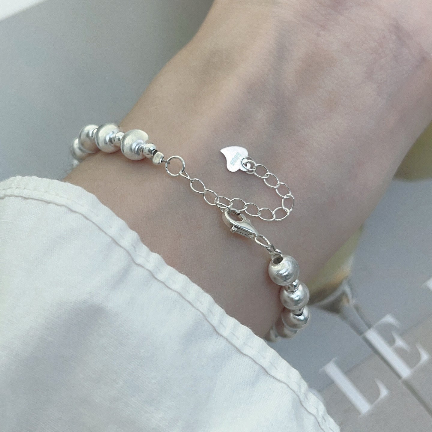 Laser Cat Eye Bead Bracelet for Women - Stylish Elegant Light Luxury Niche High - End Girlish Collarbone Chain